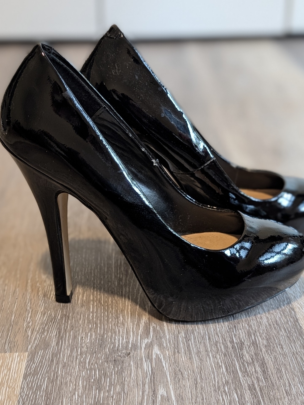 Steve Madden "Traisie" Black Patent High Heel Pumps - Picture 3 of 9